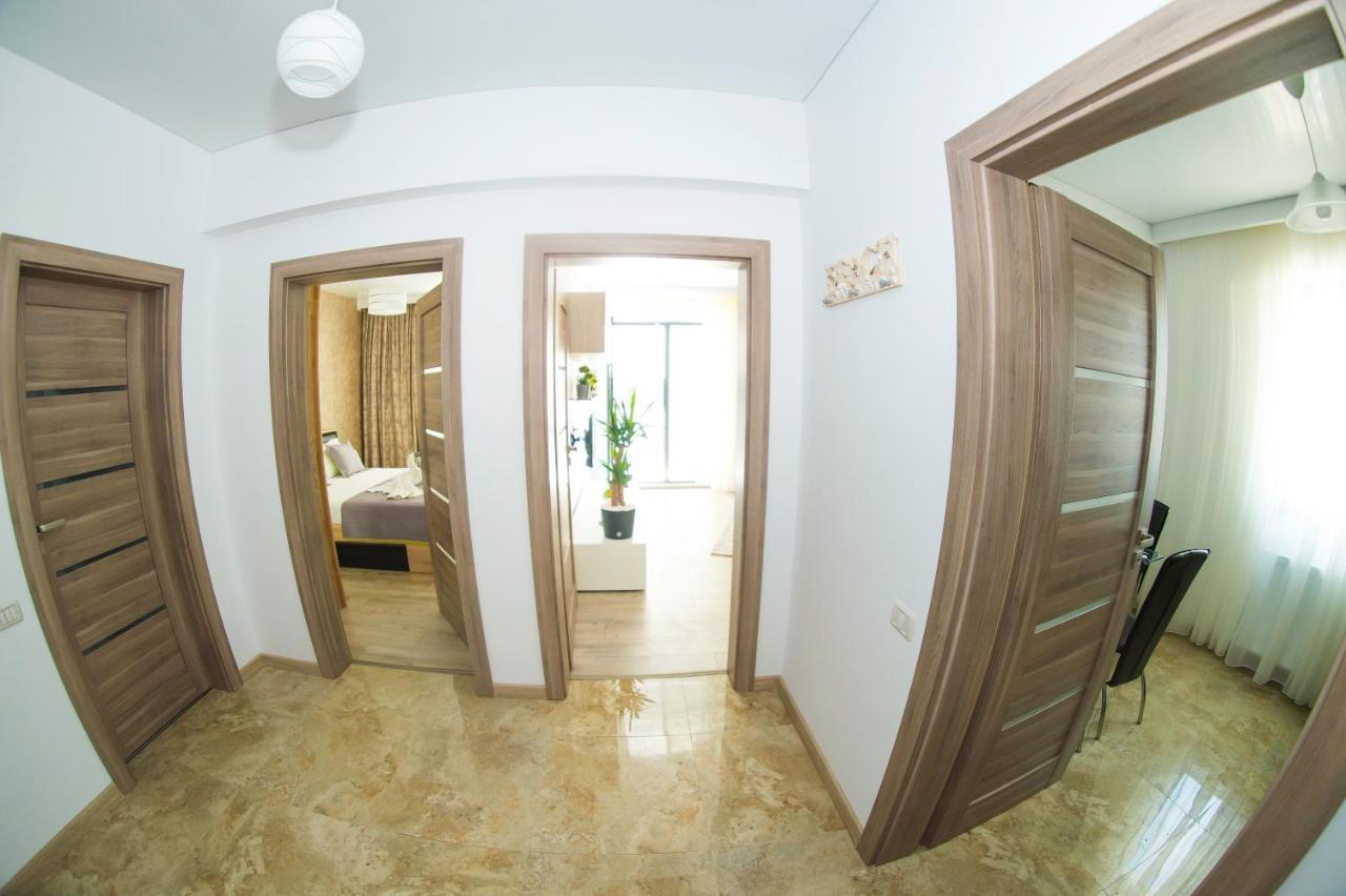 Golden Shell Apartment Mamaia Nord Năvodari Exteriör bild